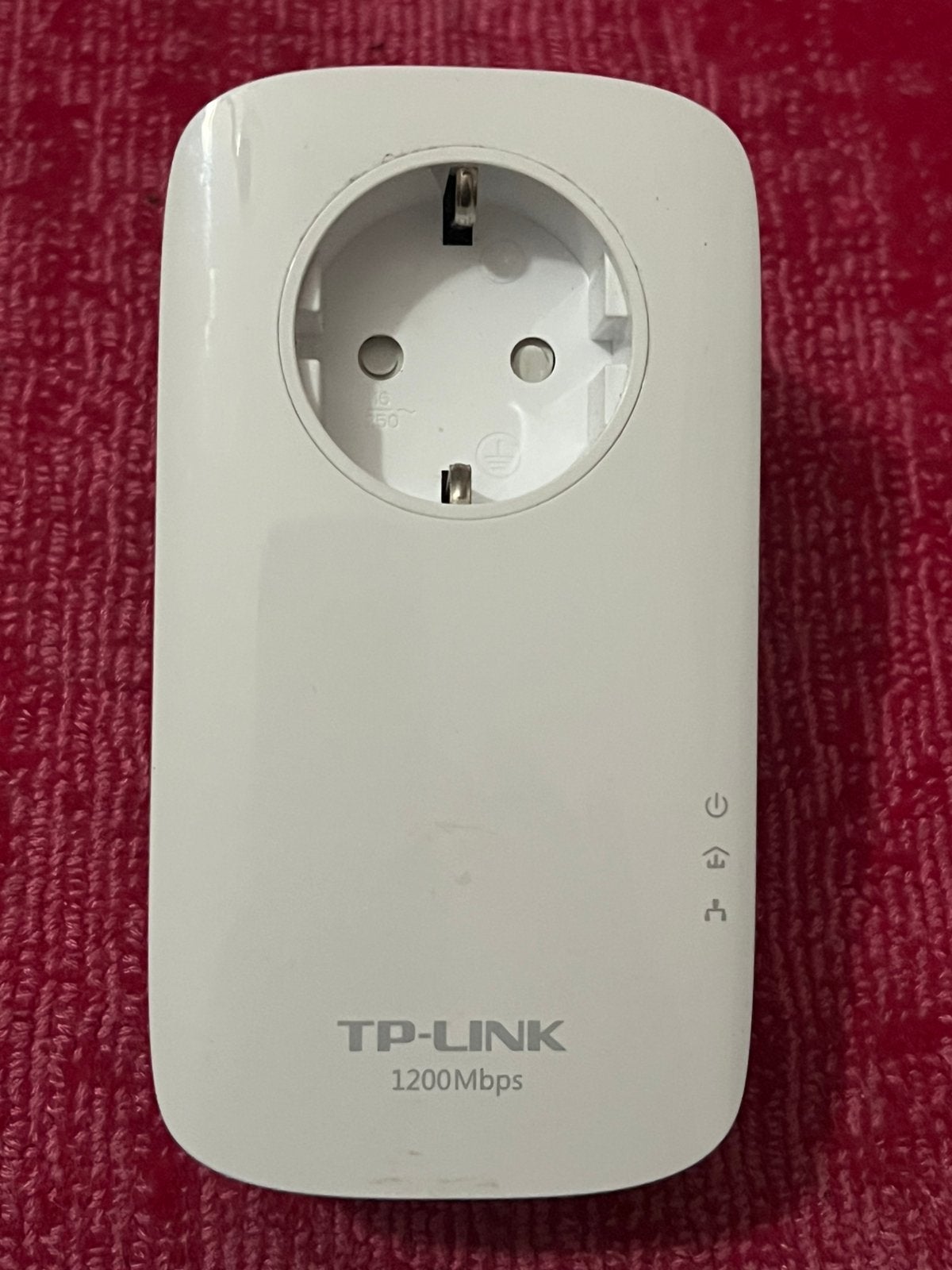 TP-Link AV1200 Powerline Adapter met stopcontact, Ophalen of Verzenden, Zo goed als nieuw