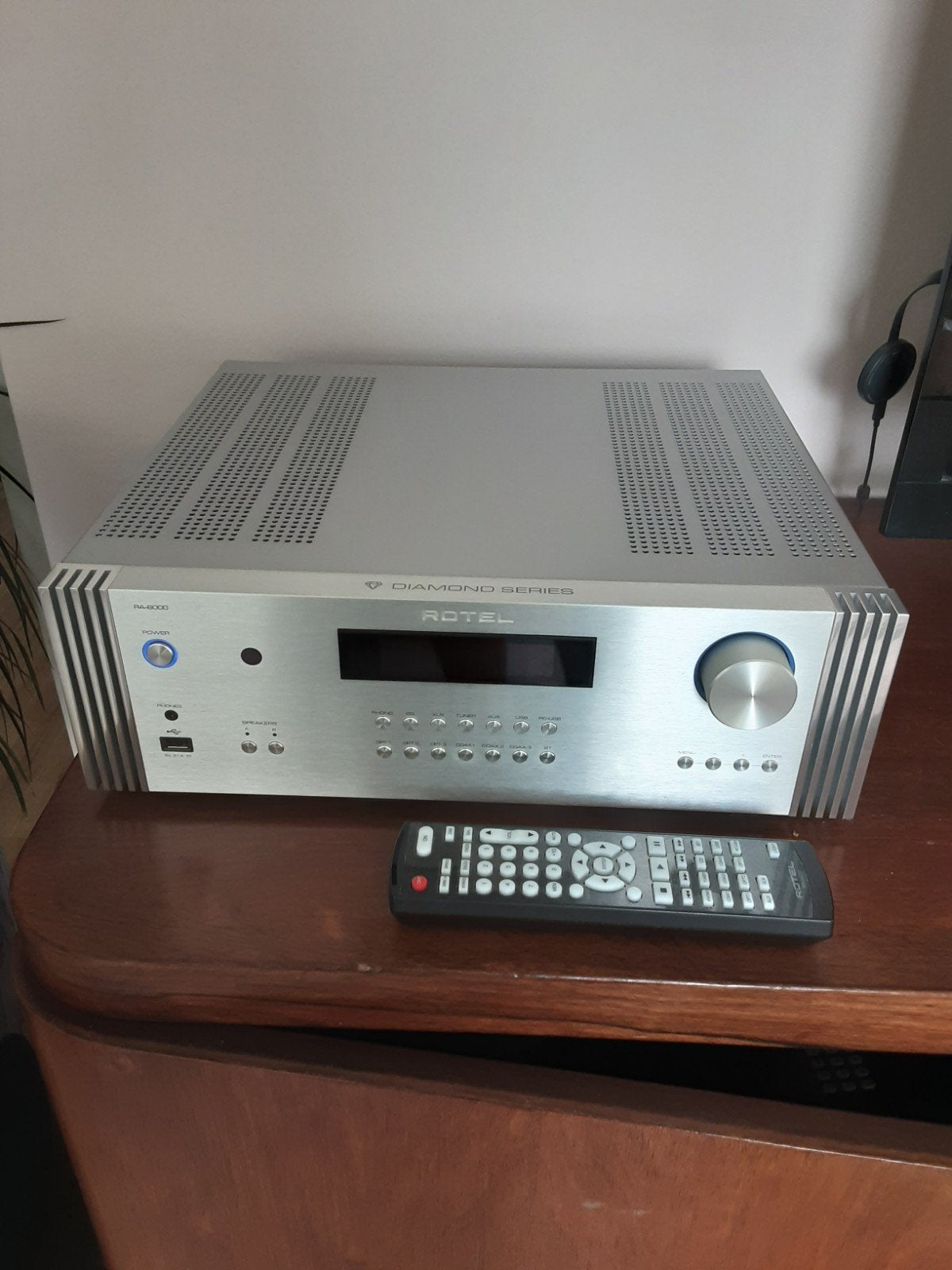 Rotel RA-6000 Vlaggenschip Stereo Versterker, Zo goed als nieuw, 120 watt of meer, Stereo, Ophalen