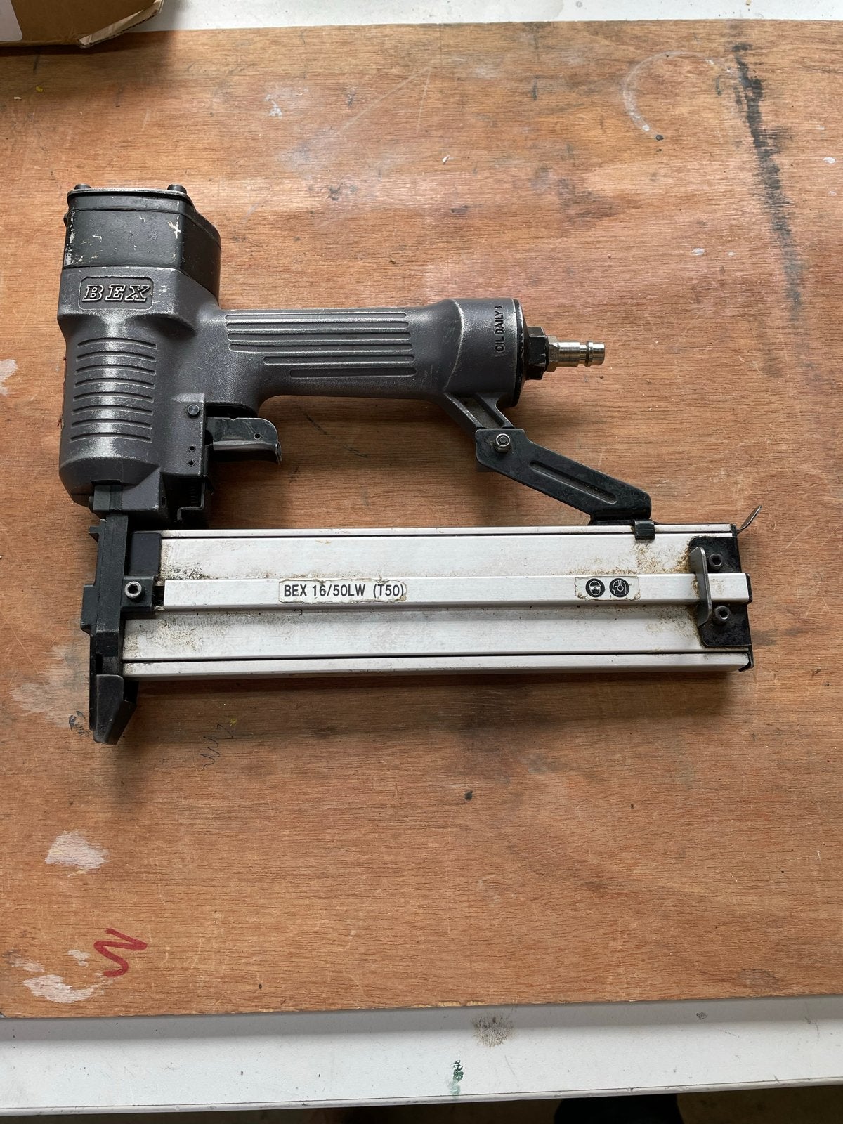 BEX 16/50LW (T50) Pneumatische Nietmachine, Ophalen, Gebruikt