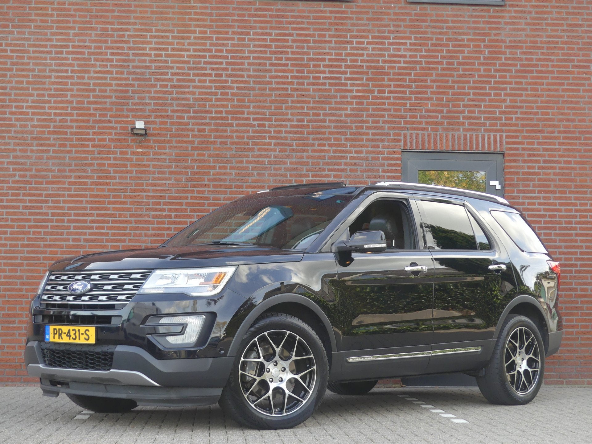Ford Explorer 3.5 V6 Full options! 7 persoons (bj 2016), Overige carrosserieën, Zwart, Leder, Bedrijf