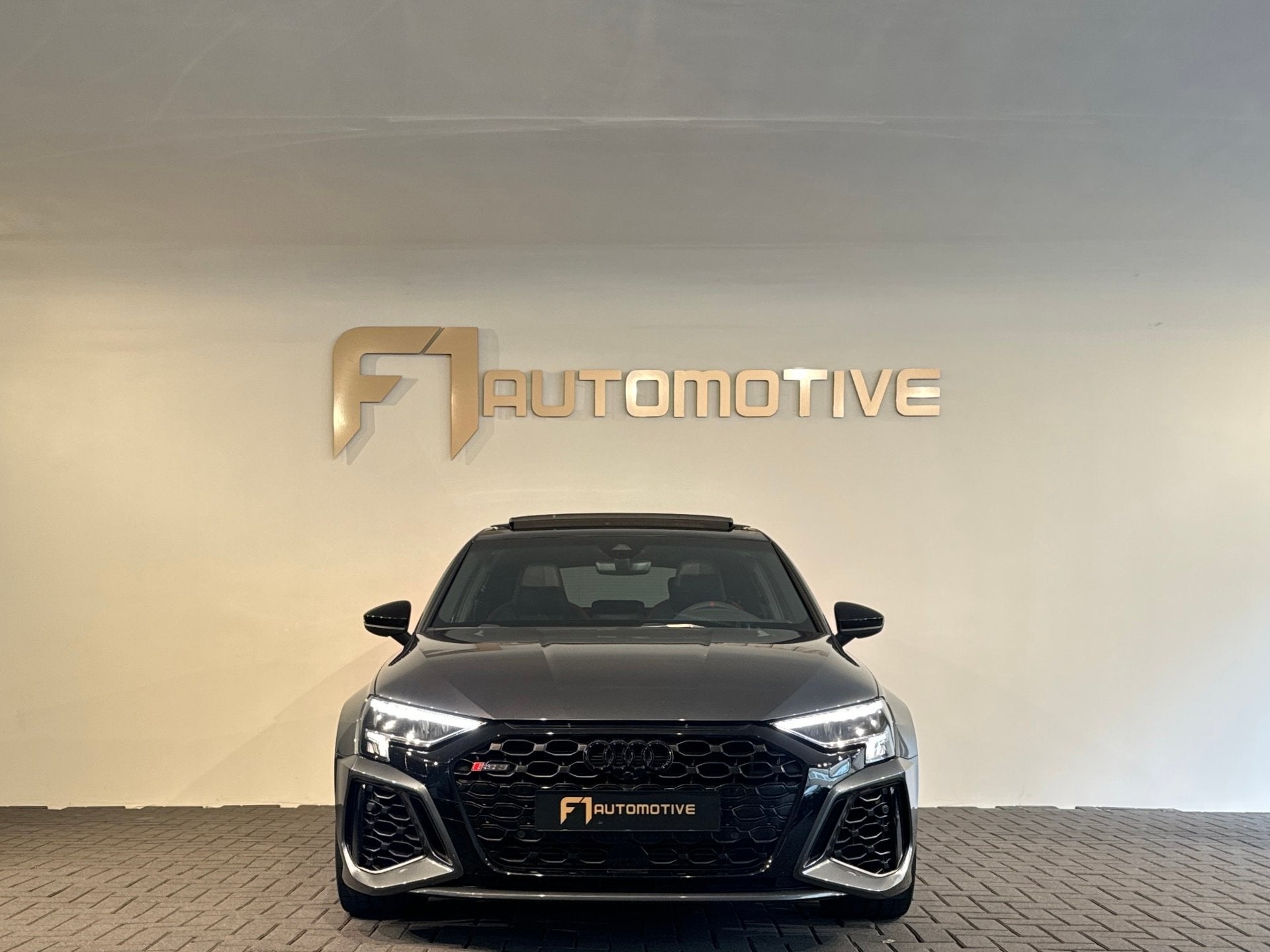 Audi RS3 Sportback 2.5 TFSI quattro Pano|RS Seats|Keyless, Automaat, Dealer onderhouden, Gebruikt, RS3