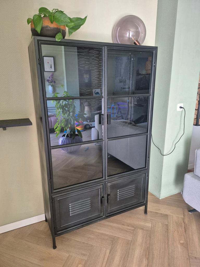 Mooie stalen kast met glas, 150 tot 200 cm, 25 tot 50 cm, 50 tot 100 cm, Ophalen of Verzenden
