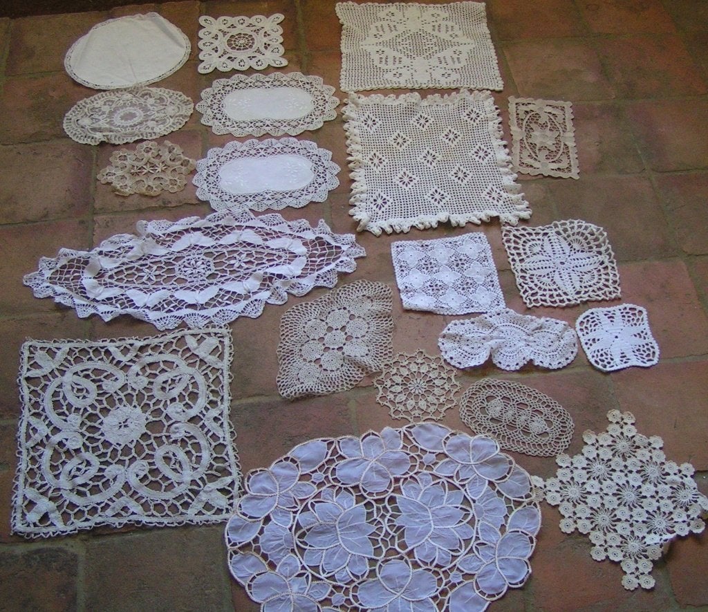 20 kanten kleedjes nr ZZ 1246, Verzenden