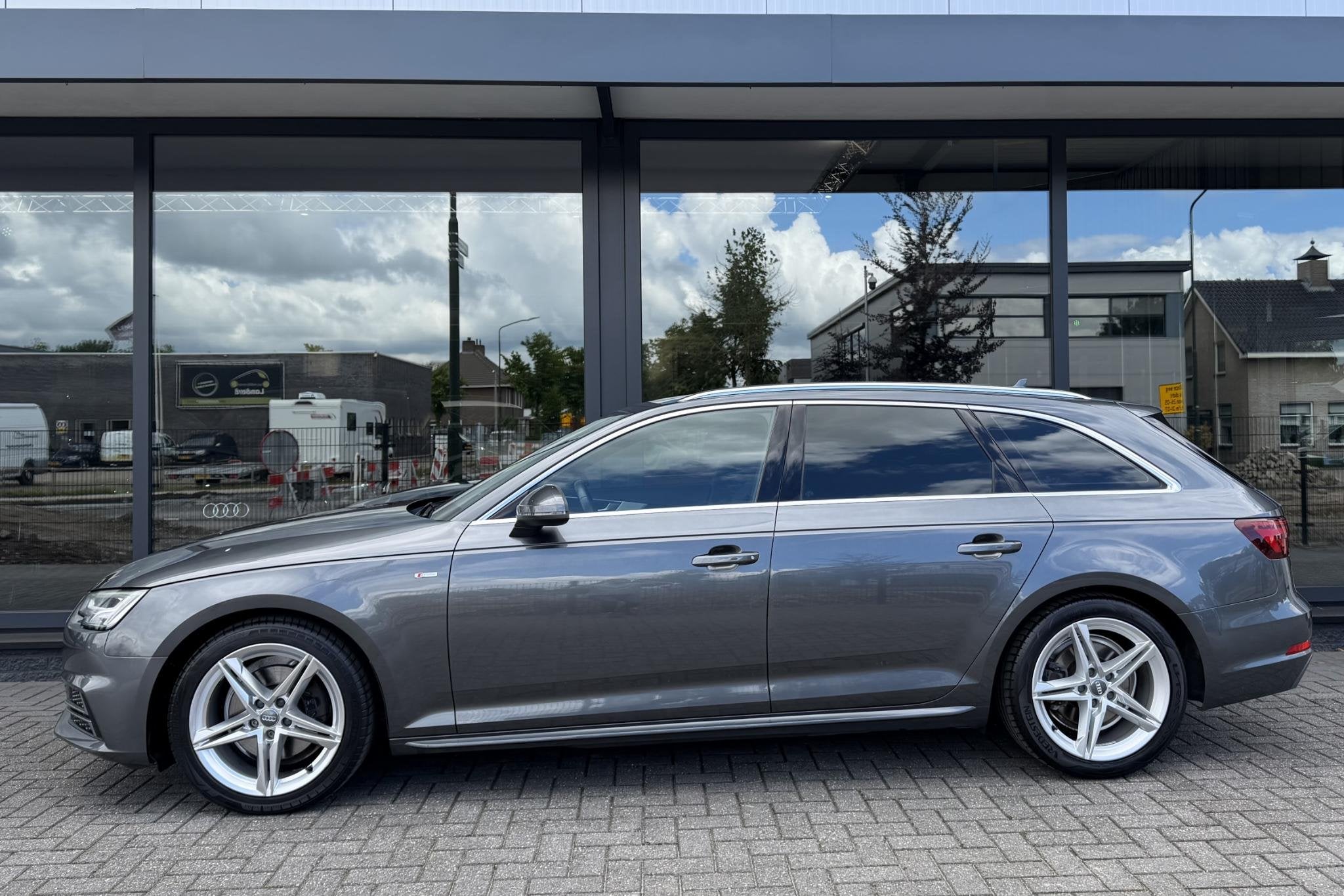 Audi A4 Avant 1.4 TFSI S-Line Sport Navigatie LED Koplampen, Auto's, Audi, Gebruikt, Euro 6, 4 cilinders, 150 pk