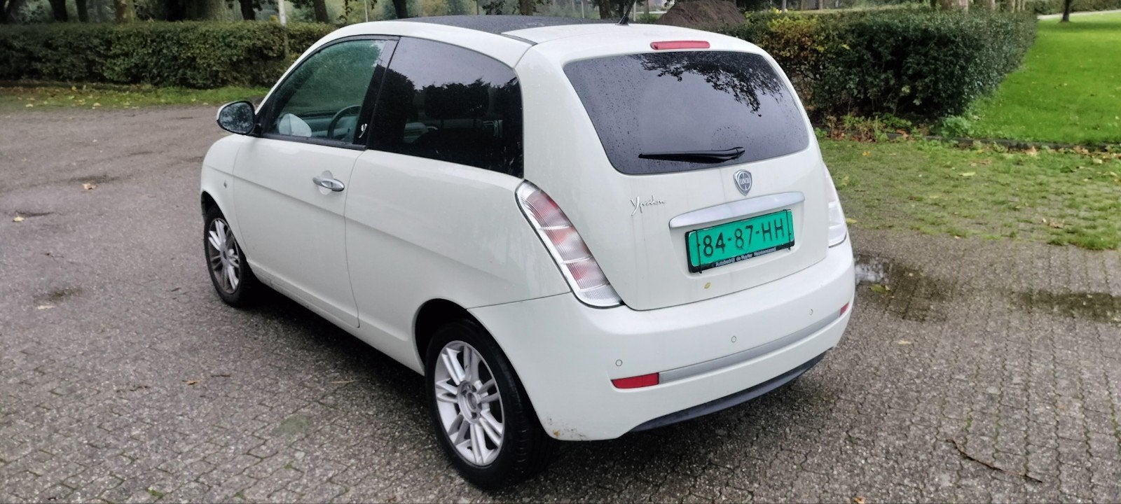 Budget Deal! Lancia Ypsilon 1.4 Airco / Pano 2011 Wit Apk'27, Auto's, Voorwielaandrijving, Dealer onderhouden, Stof, 4 cilinders