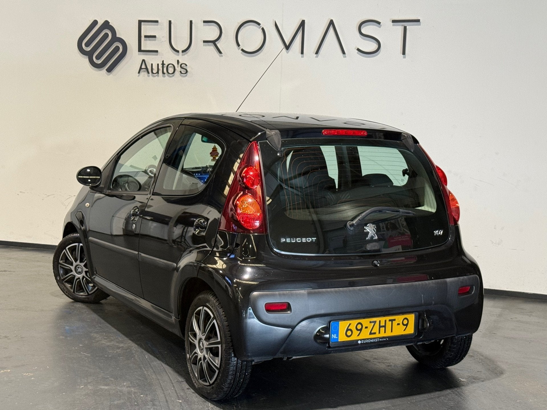 Peugeot 107 1.0 Active Automaat Carplay 5d Nieuwe Apk, Euro 5, Stof, Gebruikt, Elektrische ramen
