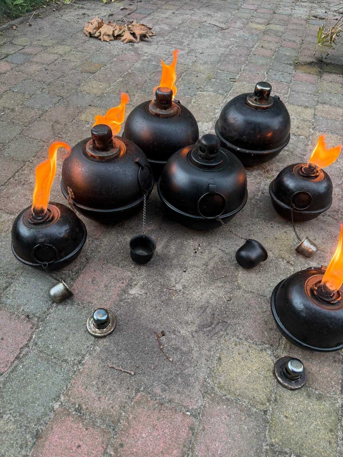 Tuinfakkels  op lampenolie tegen elk aannemelijk bod, Ophalen