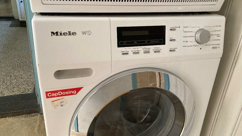 Miele W1 8kg 1600rpm wasmachine, Witgoed en Apparatuur, Ophalen, Gebruikt, 8 tot 10 kg, 1600 toeren of meer
