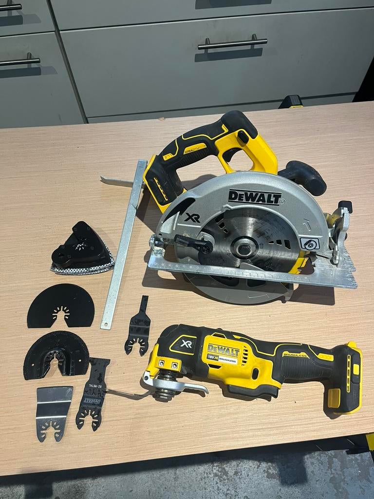 Dewalt machines, 70 mm of meer, Ophalen of Verzenden, Zo goed als nieuw, Afkortzaag