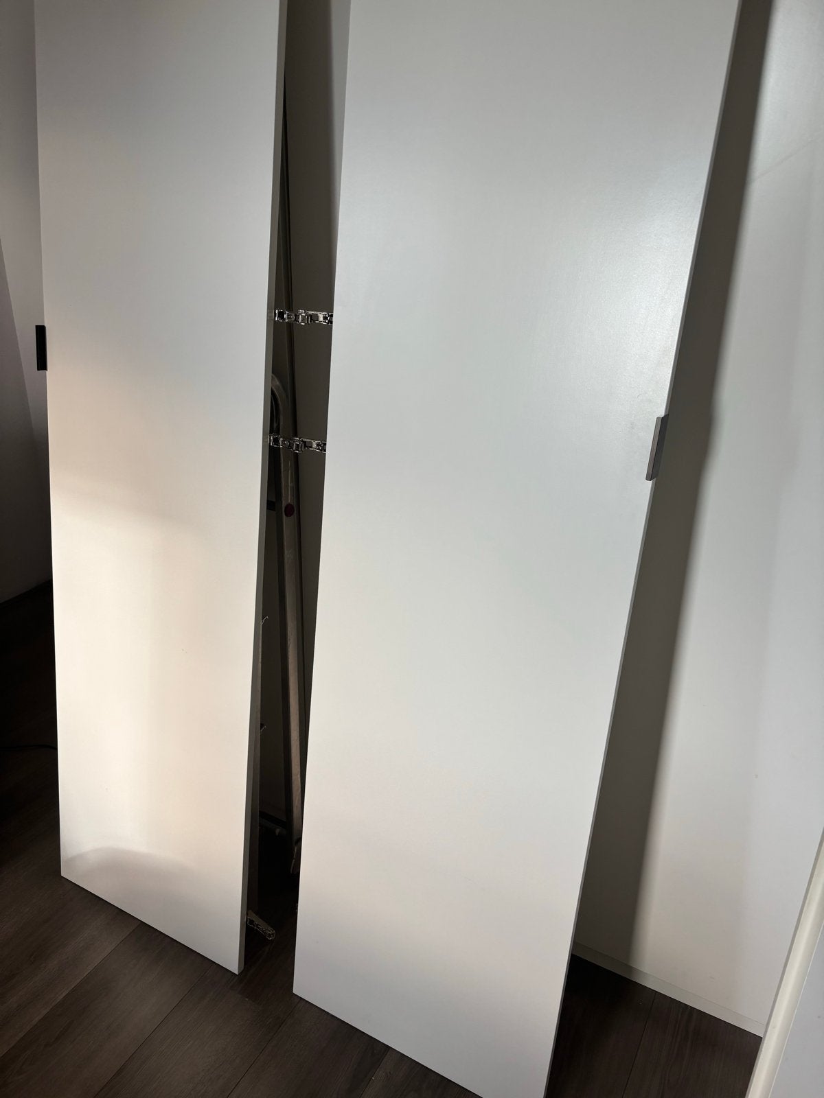 Ikea Witte Forsand kastdeuren +handgrepen en scharnieren, Ophalen, 100 tot 150 cm, 200 cm of meer, Zo goed als nieuw