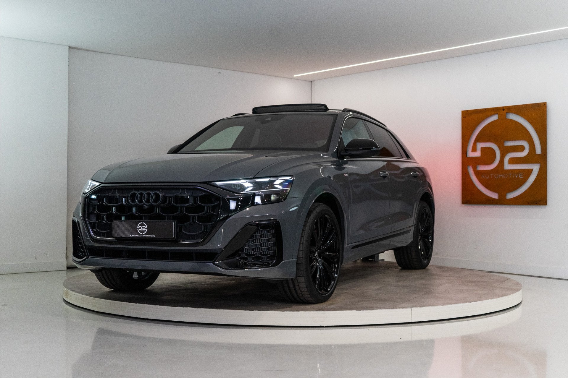Audi Q8 60 TFSI E Quattro S-Edition Competition 490PK FACELI, Automaat, 77 km/l, Zwart, 2995 cc