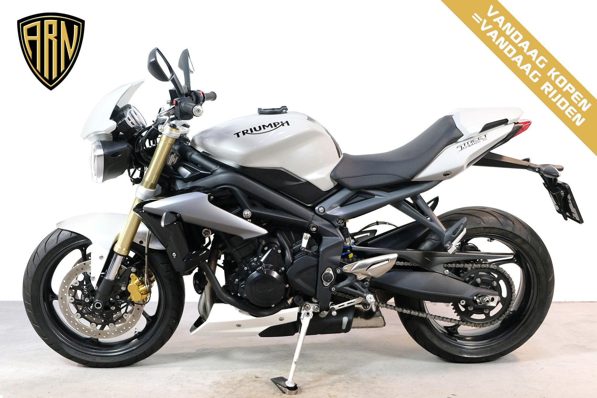 Triumph Street Triple (bj 2018), 675 cc, Bedrijf, Meer dan 35 kW, ABS