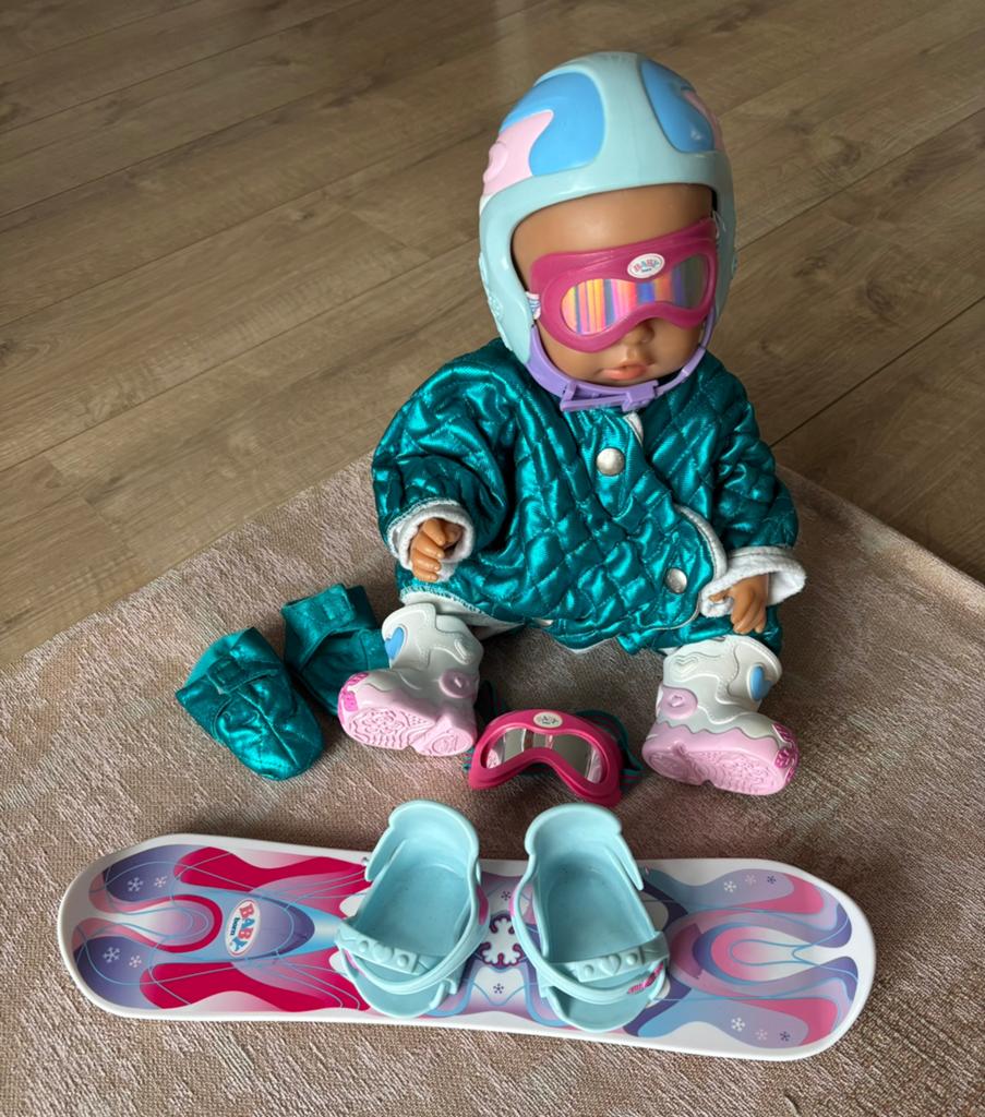 BABY born pop met snowboard outfit en accessoires, Ophalen, Gebruikt, Babypop