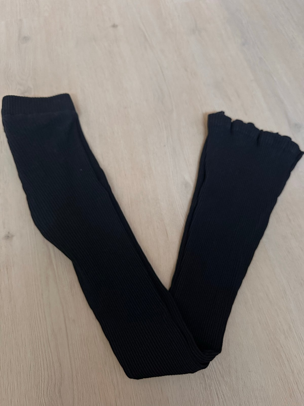 NIK&NIK | Zwarte flared legging maat 140 (10 jaar), Kinderen en Baby's, Kinderkleding | Maat 140, Ophalen of Verzenden, Gebruikt