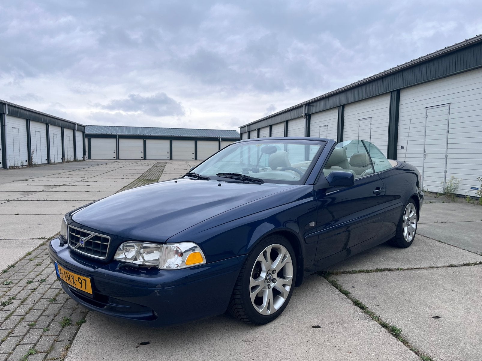 Volvo C70 2.3 T-5 Cabrio AUT 2003 Blauw, Voorwielaandrijving, C70, Beige, Cabriolet