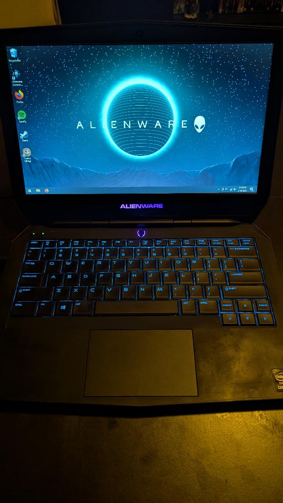 Alienware 13 R1 - Werkt alleen met oplader, Computers en Software, Windows Laptops, Zo goed als nieuw, 13 inch, SSD, 2 tot 3 Ghz