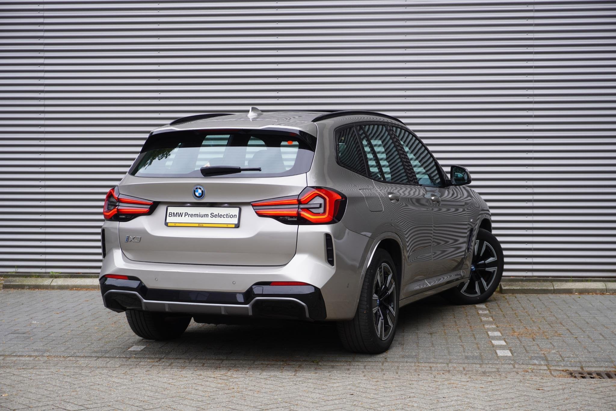 BMW iX3 Driving Assistant Professional | Achteruitrijcamera, Auto's, BMW, Automaat, Gebruikt, Automatische klimaatregeling, 2155 kg