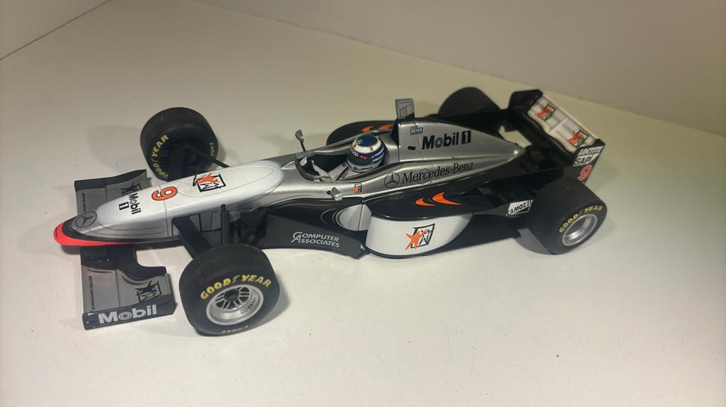F1 McLaren mp4/12 hakkinen 1997 minichamps 1.18, Hobby en Vrije tijd, Modelauto's | 1:18, Ophalen of Verzenden, MiniChamps, A