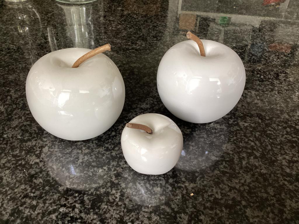 Set van 3 decoratieve witte appels, Ophalen of Verzenden, Zo goed als nieuw, Modern, Wit