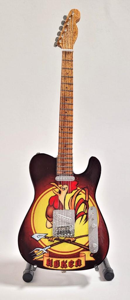 Normaal Hoken haan miniatuur gitaar van hout mini guitar