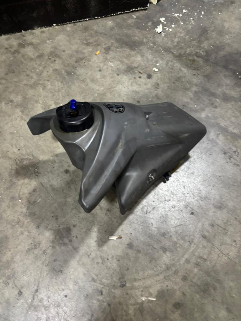 Husqvarna wr/sm tank en zadel 510 past op alles, Ophalen of Verzenden