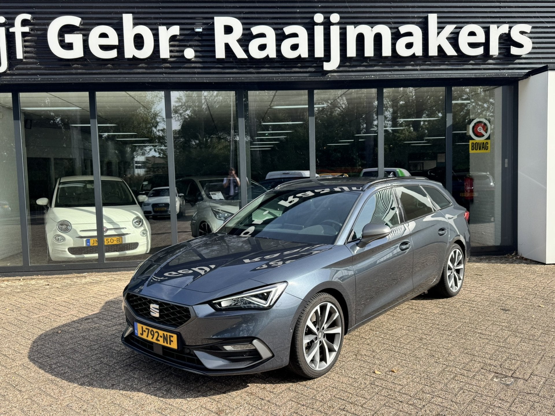 SEAT Leon Sportstourer 1.5 eTSI FR*AHK*LED*Navi*NEW MODEL*EX, Auto's, Euro 6, 4 cilinders, Leon, Origineel Nederlands