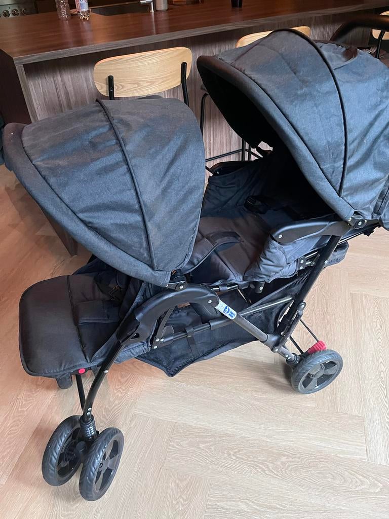 Praktische Dubbele Kinderwagen - Ideaal voor Twee Kinderen, Kinderen en Baby's, Kinderwagens en Combinaties, Gebruikt, Duowagen