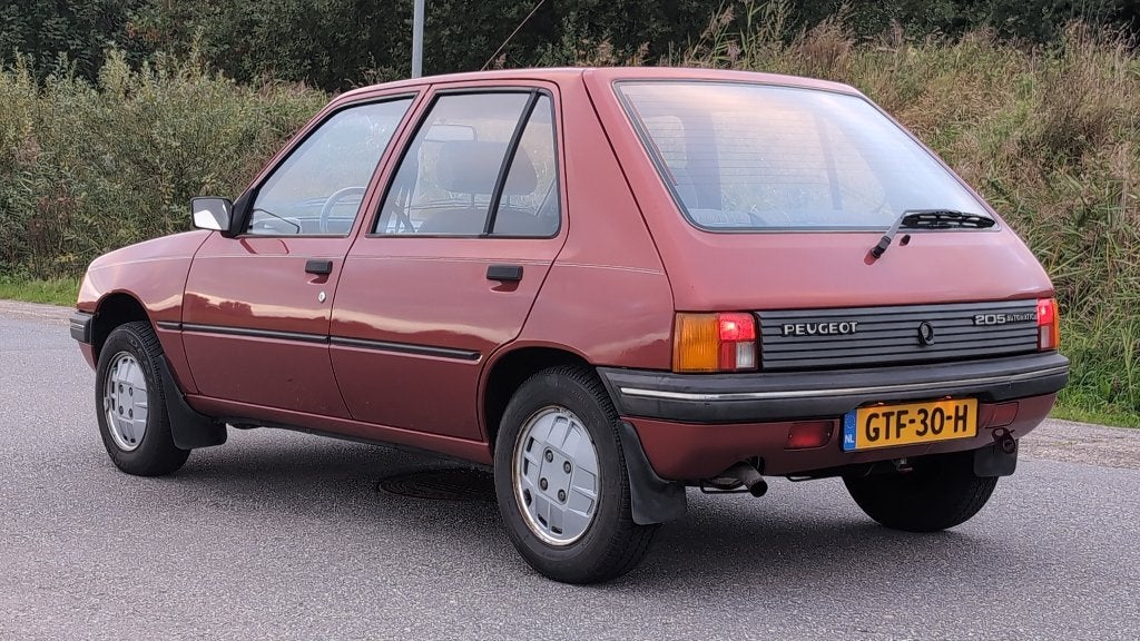 Peugeot 205 Bordeaux Rood 1.6 AUT | Oldtimer | APK | 62000km, foto 9