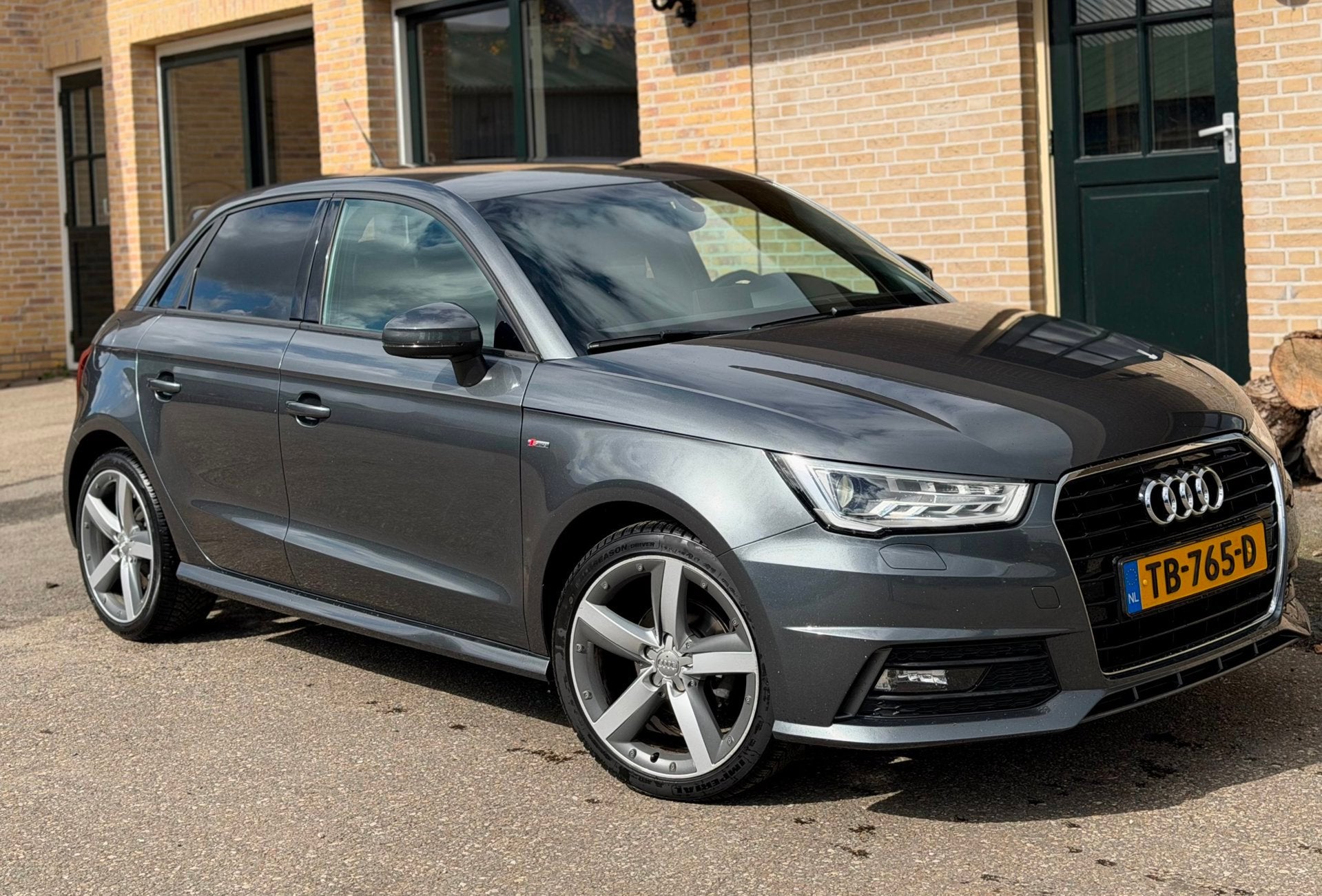 Audi A1 Sportback 1.0 TFSI DSG S-Line | XENON| CRUISE| NAVI, 4 stoelen, Leder en Stof, 49 €/maand, Origineel Nederlands