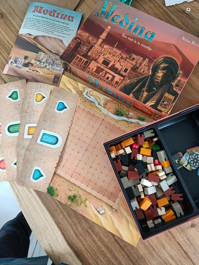 Medina, bordspel, Vijf spelers of meer, Ophalen of Verzenden, Zo goed als nieuw