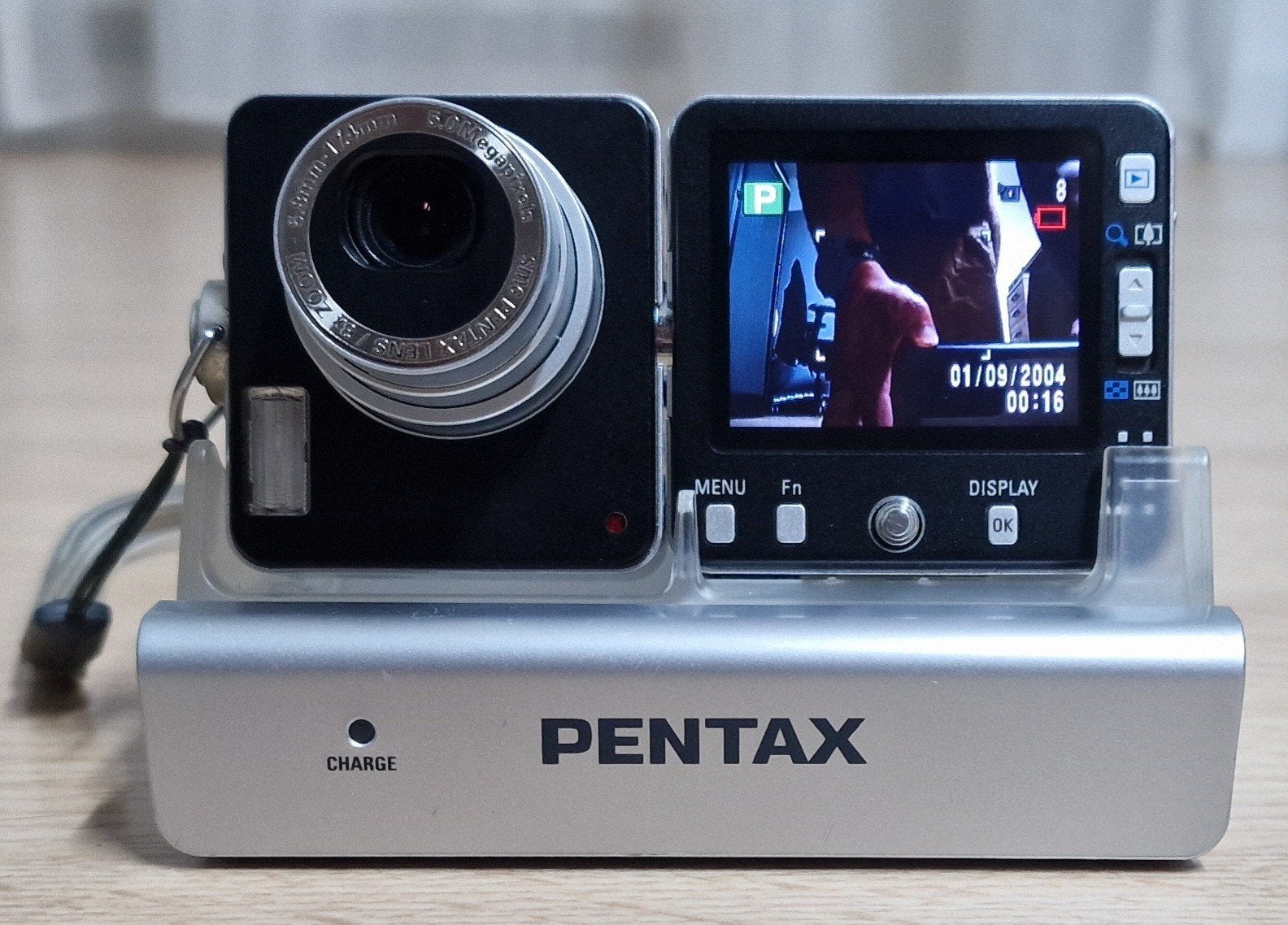 Zeldzame Pentax Optio X – Unieke Y2K Swivel Digicam (Zeer Co, Ophalen of Verzenden