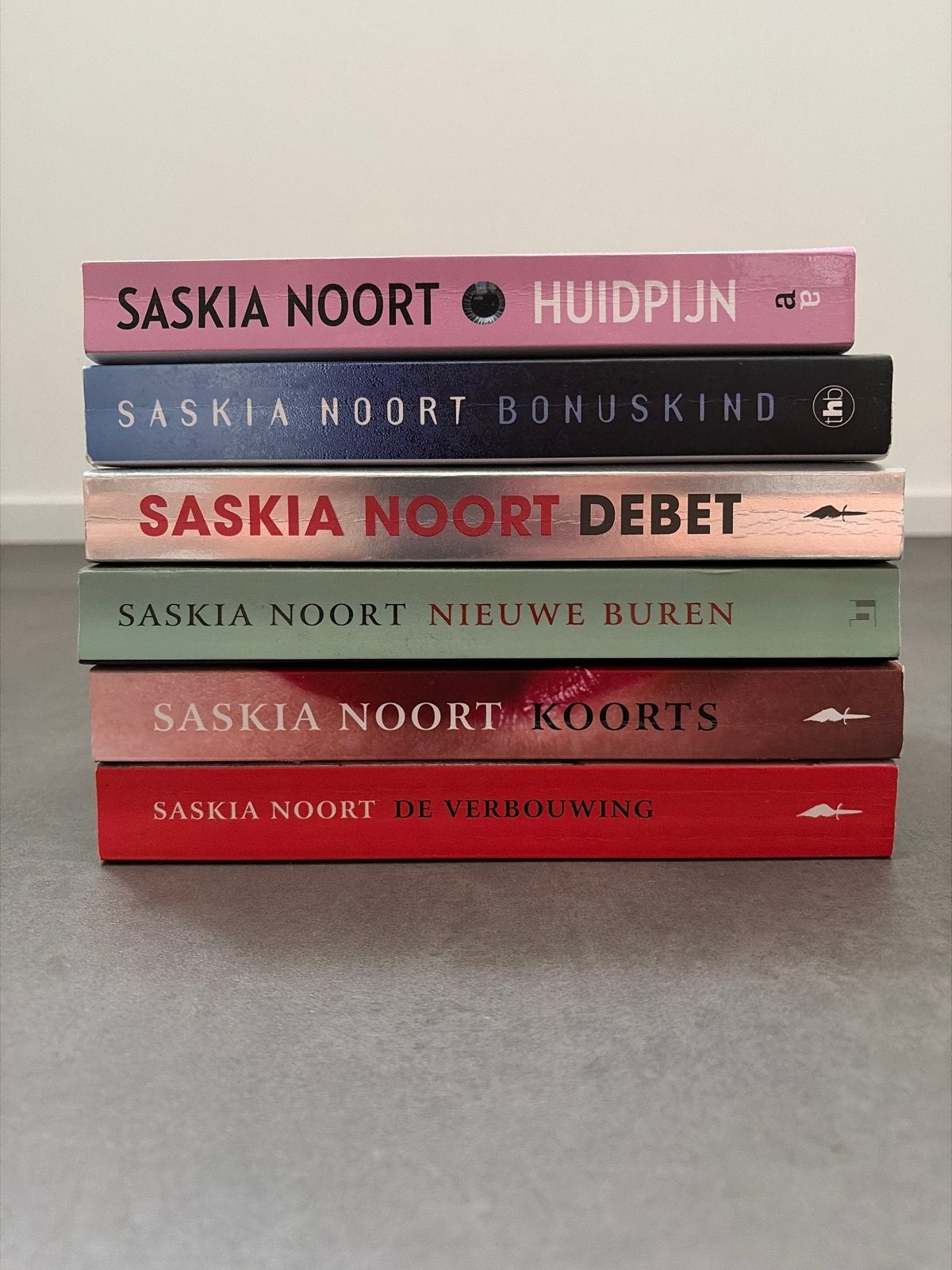 Saskia Noort Boekenpakket - 6 Spannende Thrillers, Ophalen of Verzenden, Gelezen, Nederland