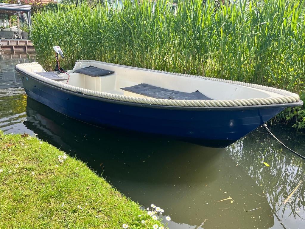 Elektrische sloep incl nieuwe fluistermotor 65 lbs en accu, Ophalen, Nieuw, Buitenboordmotor, Polyester