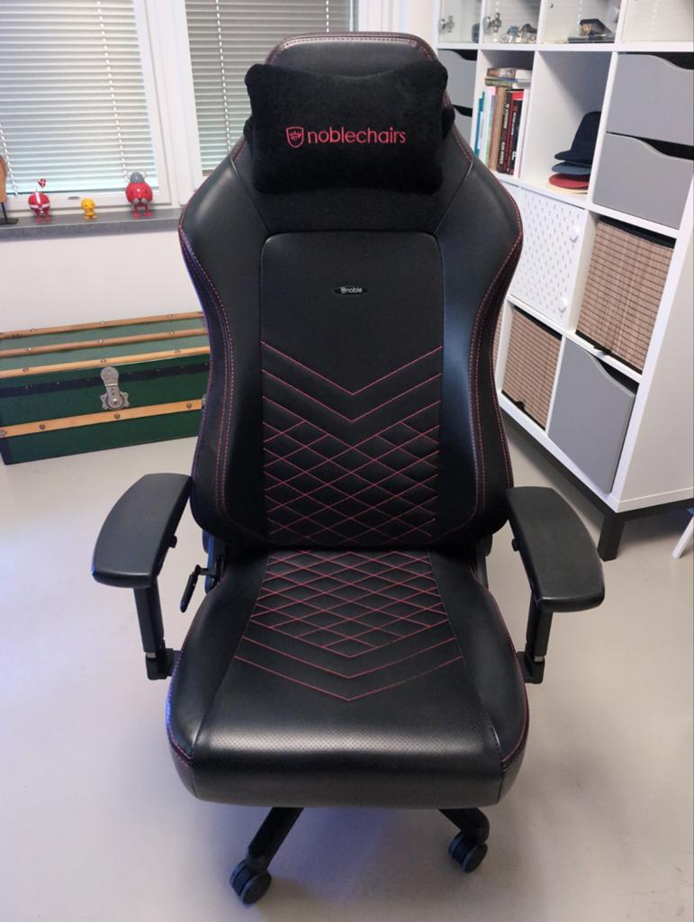Noblechairs Hero Gaming Stoel - Zwart met Rode Stiksels, Ophalen, Gaming bureaustoel, Zwart, Zo goed als nieuw
