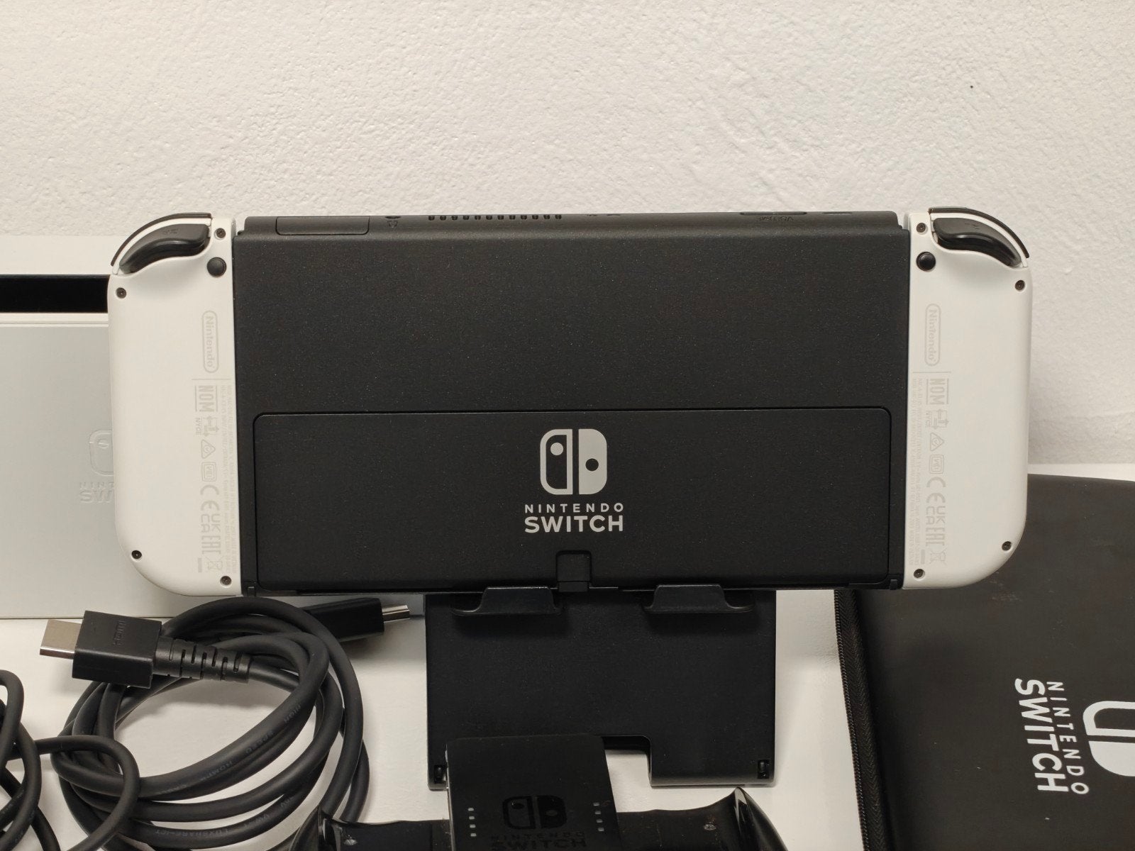 Nintendo Switch OLED, Spelcomputers en Games, Racen en Vliegen, Ophalen of Verzenden, Vanaf 3 jaar, Nintendo Co., Ltd.