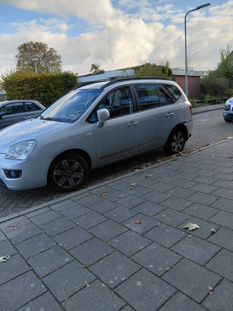 Kia Carens 2.0 Cvvt 5-ZIT AUT 2008 Grijs, 1998 cc, Stof, 4 cilinders, 700 kg