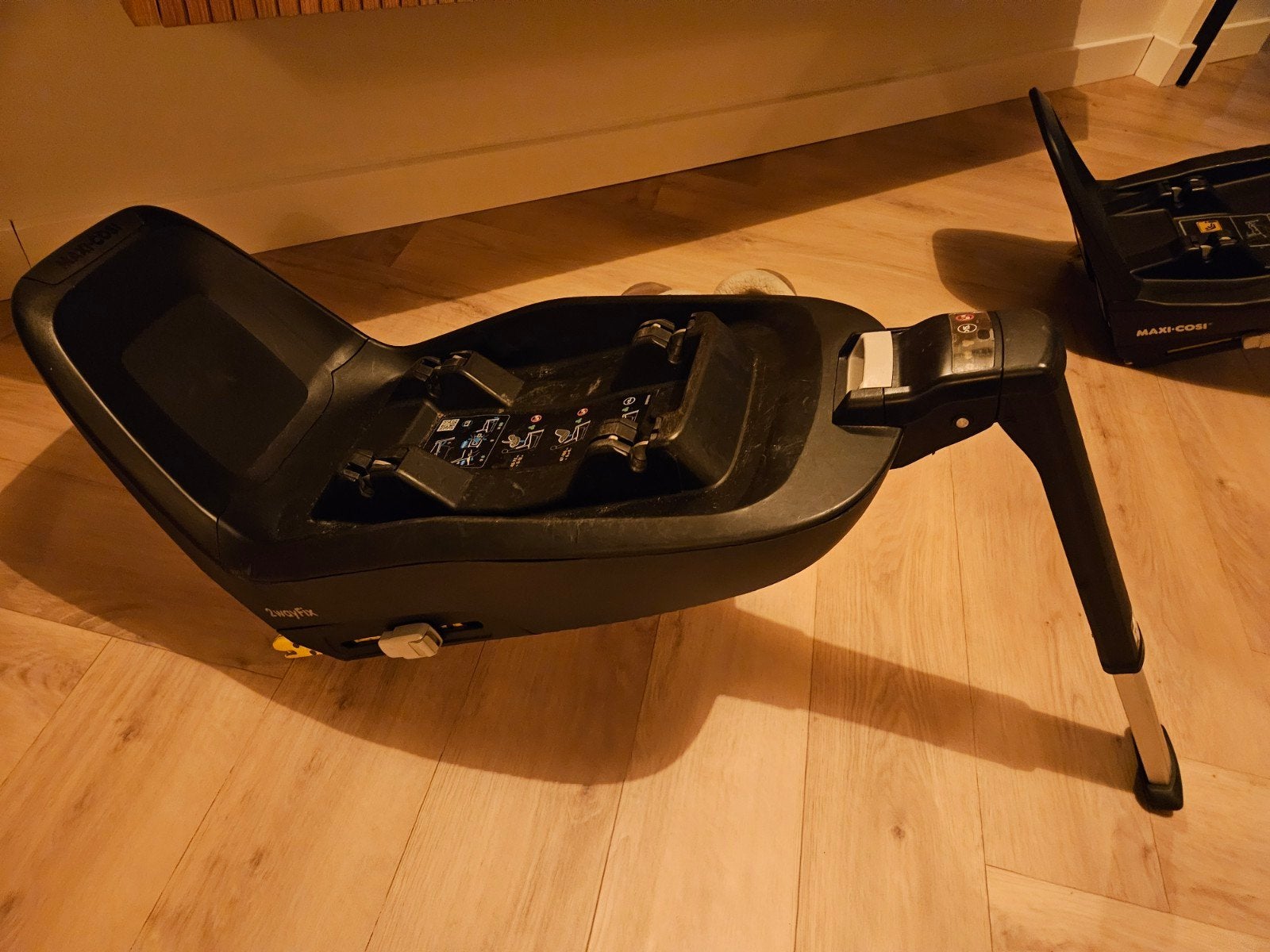 Maxi-Cosi familyfix 2 en familyfix 3 50 eur per stuk, Ophalen, 0 t/m 18 kg, Zo goed als nieuw, Isofix