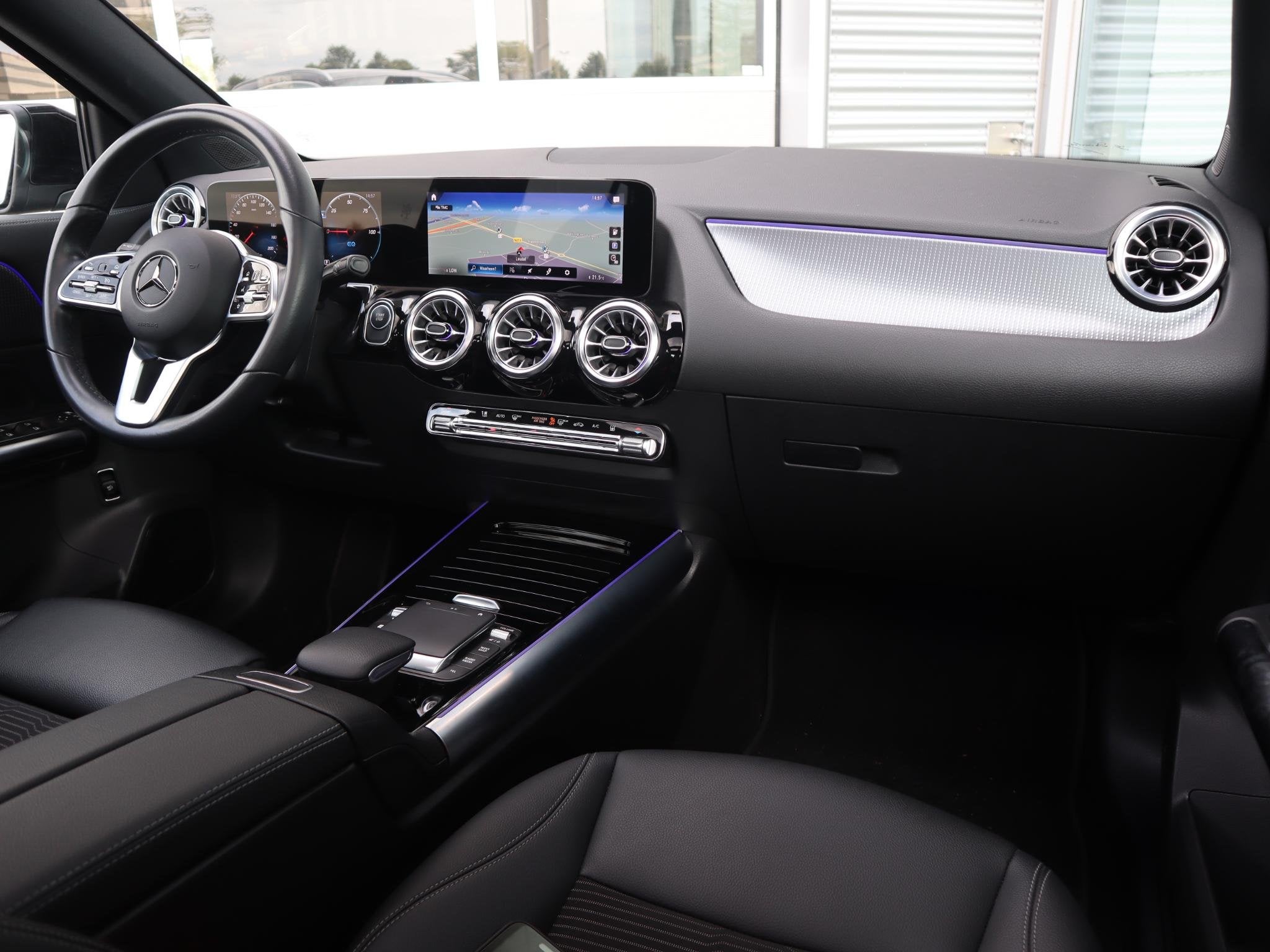 Mercedes-Benz EQA 250 Business Solution Luxury 67 kWh, Auto's, Stof, Gebruikt, 190 pk, Stoelverwarming