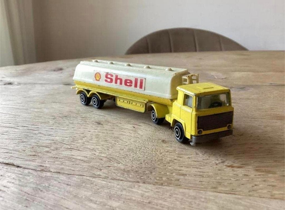 Playart Shell Gasoline Truck – Made in Hong Kong, Ophalen of Verzenden, Gebruikt, Bus of Vrachtwagen, Overige merken