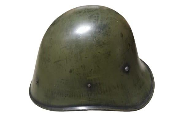 Nederlandse helm doorgebruikt., Verzamelen, Ophalen of Verzenden, Nederland, Helm of Baret