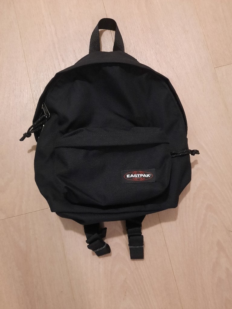 Nieuw eastpak rugzak 10 liter, Sieraden, Tassen en Uiterlijk, Tassen | Rugtassen, Ophalen, Nieuw, Waterdicht, 30 tot 45 cm
