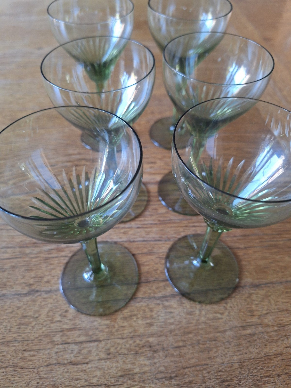 Set van 6 vintage groene wijnglazen met geslepen voet, Ophalen of Verzenden