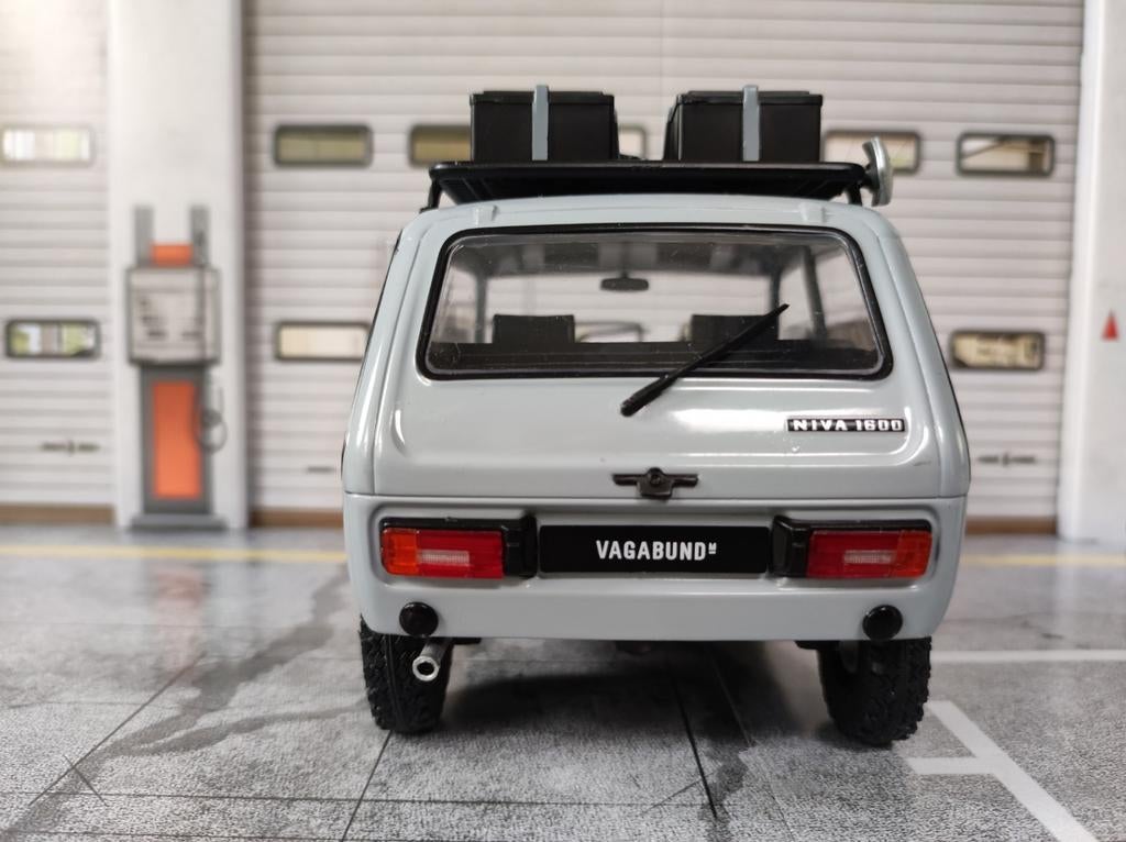 Lada Niva 1980 Vagabund Grijs Solido 1:18, Hobby en Vrije tijd, Ophalen of Verzenden, Zo goed als nieuw, Auto, Solido