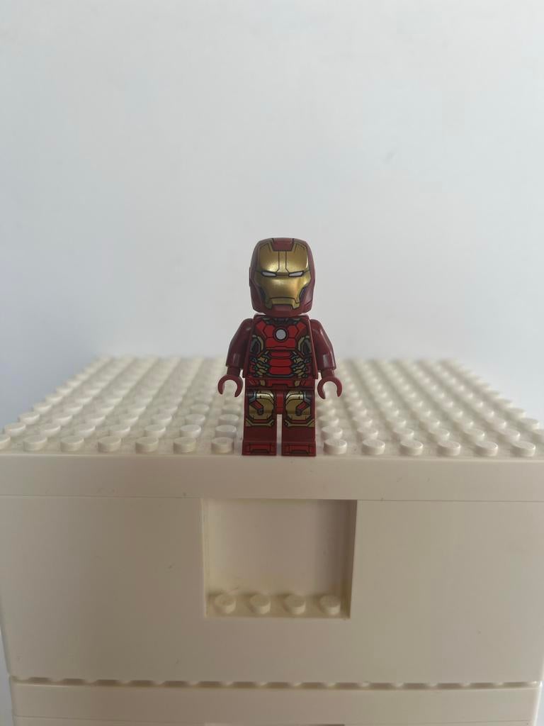 LEGO Marvel Iron Man Mark 43 Minifiguur, Kinderen en Baby's, Speelgoed | Duplo en Lego, Ophalen of Verzenden, Zo goed als nieuw
