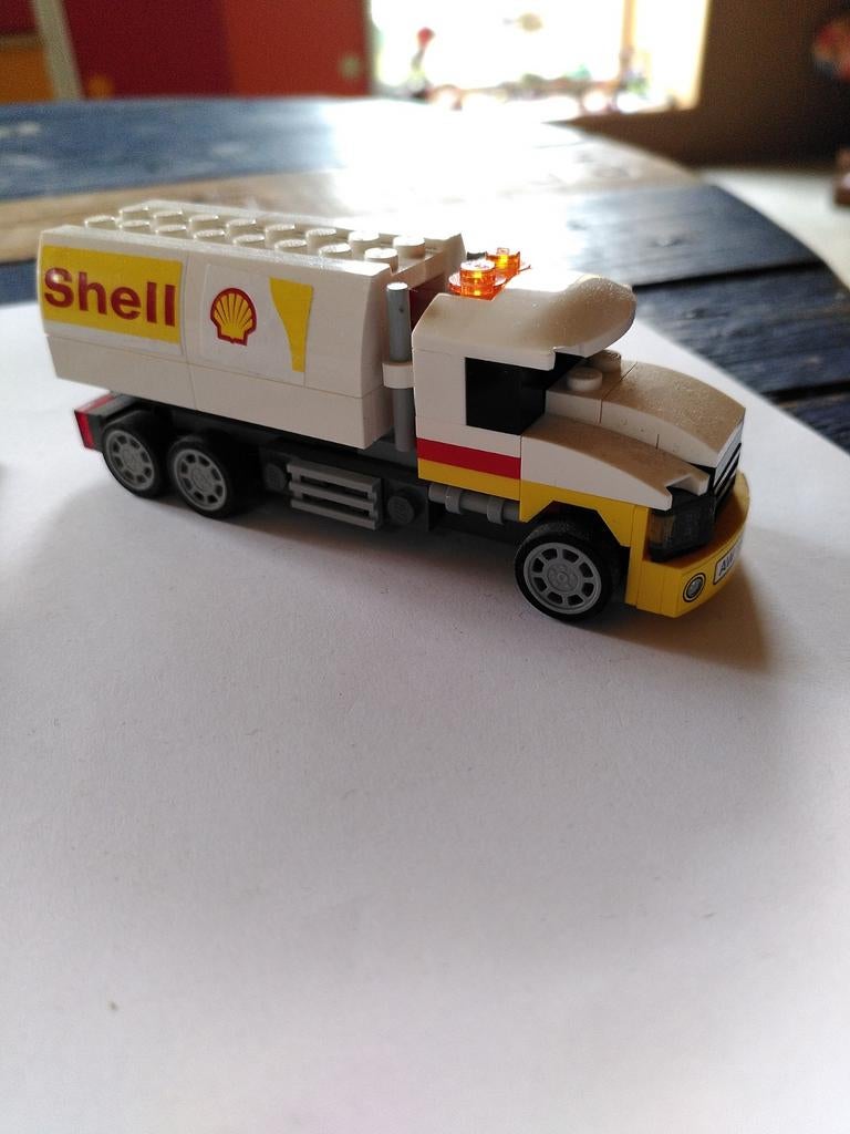 Lego shell tanker 40196 compleet, Hobby en Vrije tijd, Modelauto's | 1:50, Ophalen of Verzenden, Zo goed als nieuw, Bus of Vrachtwagen