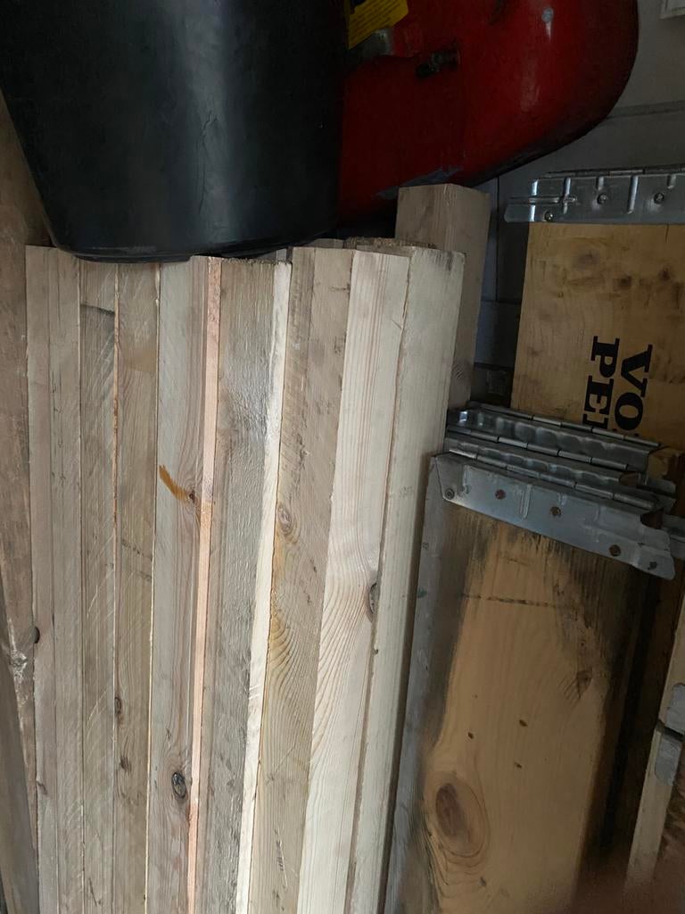 Balk hout en pallet randen, Tuin en Terras, Ophalen of Verzenden, Zo goed als nieuw, Hout, Overige typen