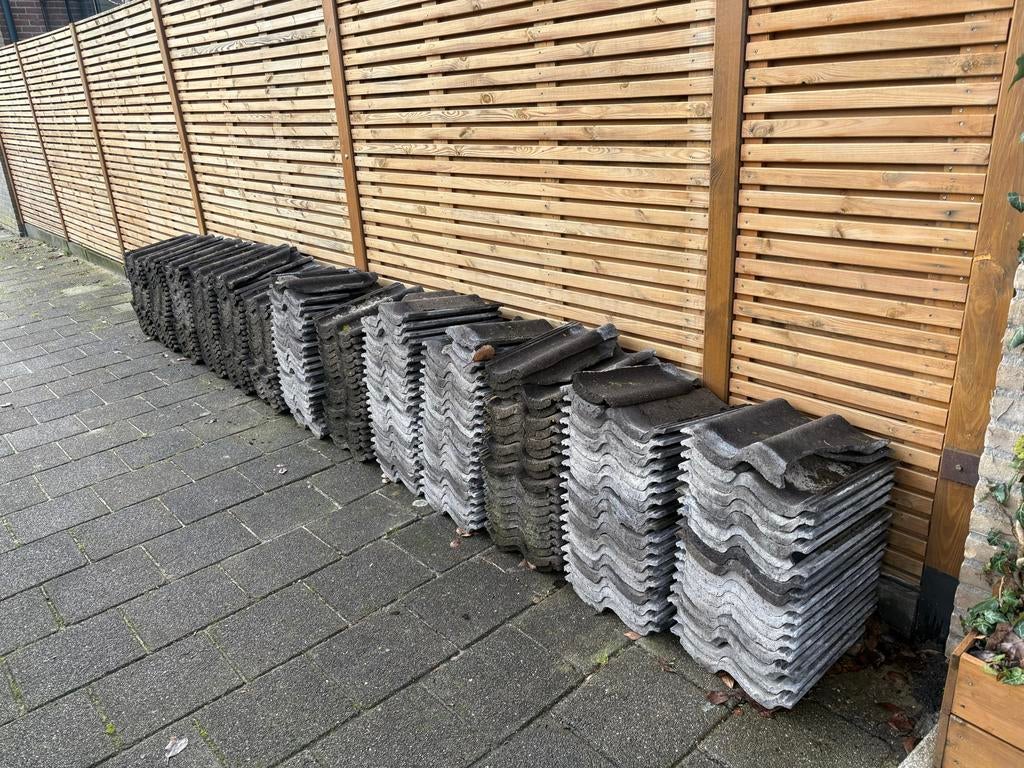Gratis cementen dakpannen, Doe-het-zelf en Verbouw, Dakpannen en Dakbedekking, Ophalen, Gebruikt, Steen of Klei, 15 m² of meer