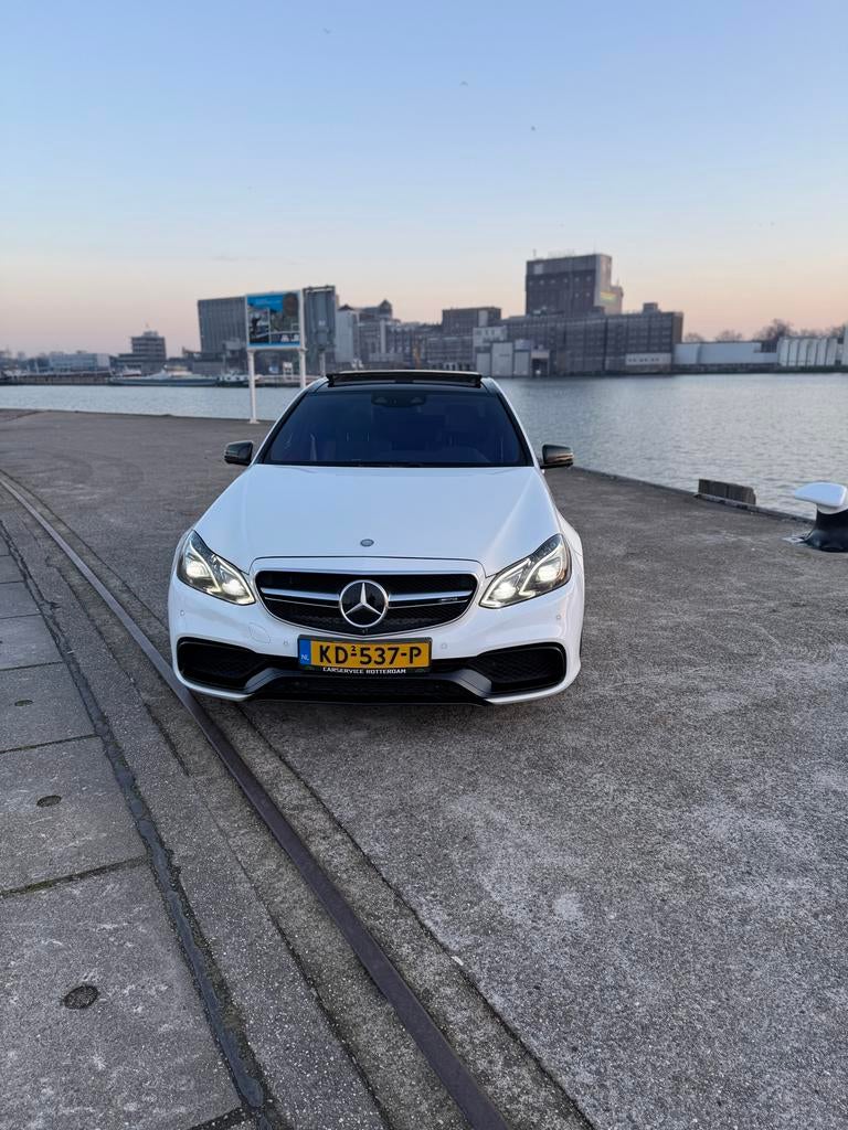 Mercedes-Benz E63 S AMG | VOL OPTIES | AMG OP TOPNIVEAU, Auto's, Mercedes-Benz, Automaat, 5461 cc, Wit, Vierwielaandrijving