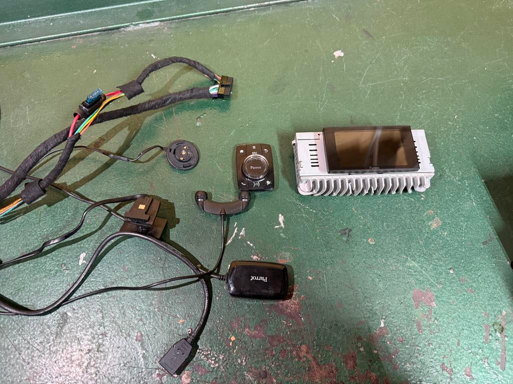 Parrot asteroid mini, Telecommunicatie, Carkits, Ophalen of Verzenden