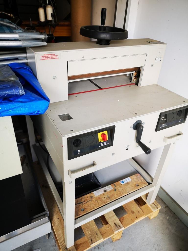 Professionele Snijmachine, Ophalen